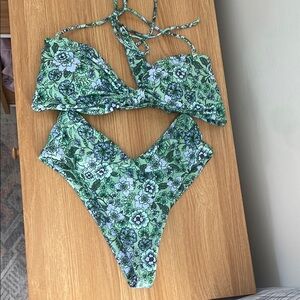 Skatie Bikini Set